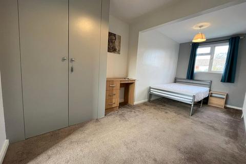 1 bedroom in a house share to rent, Viking, Bracknell, Berkshire, RG12
