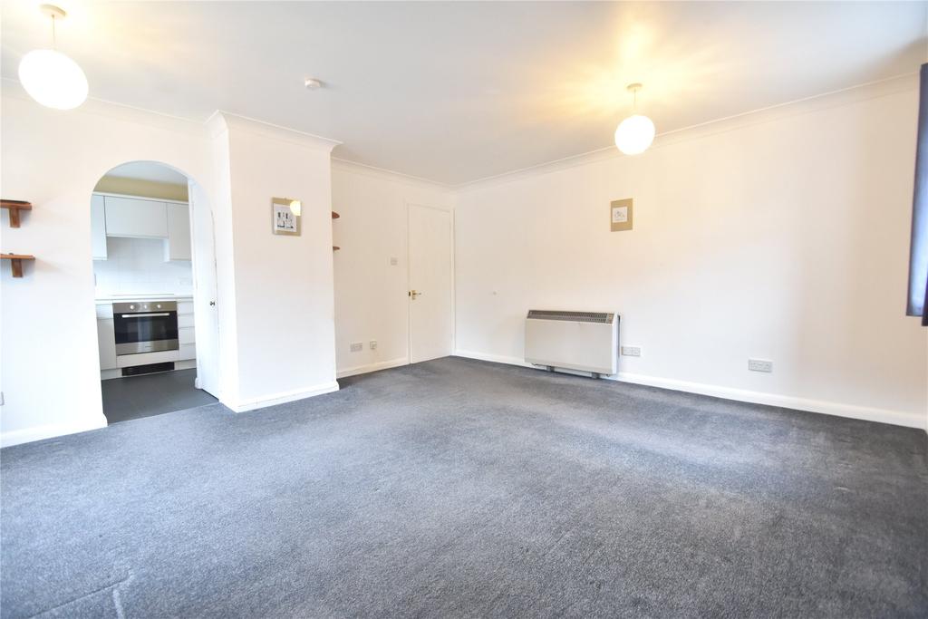 Living Room/Bedroom