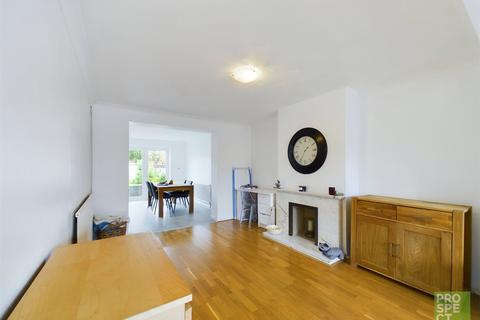3 bedroom semi-detached house to rent, Ray Lea Close, Maidenhead, Berkshire, SL6