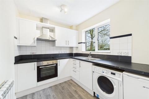 2 bedroom apartment to rent, Admirals Court, Rose Kiln Lane, Reading, Berkshire, RG1