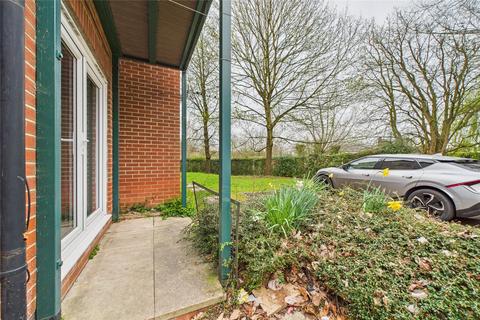 2 bedroom apartment to rent, Admirals Court, Rose Kiln Lane, Reading, Berkshire, RG1