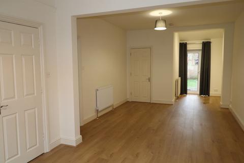 3 bedroom terraced house to rent, Perry Street, Northampton NN1