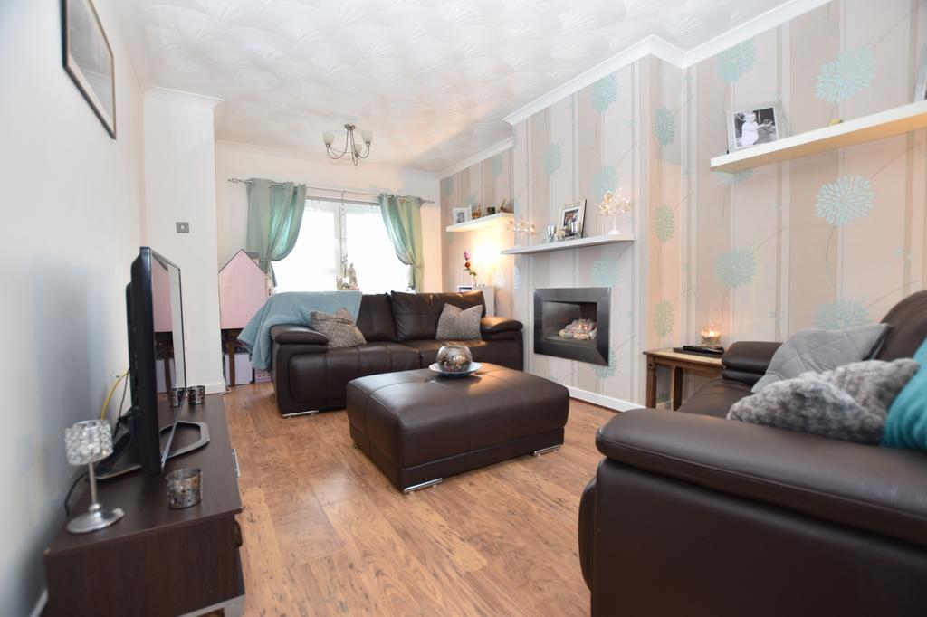 BERWICK ROAD PORT GLASGOW 2 bed terraced house £77,000