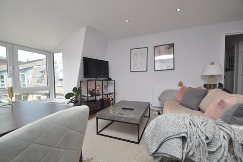 2 bedroom flat to rent, Landseer Road, Upper Holloway
