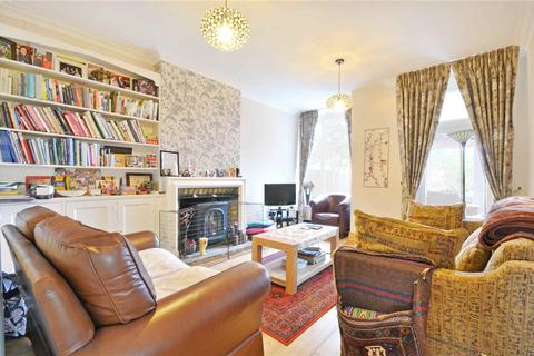 3 bedroom semi-detached house to rent, Chatsworth Road, London