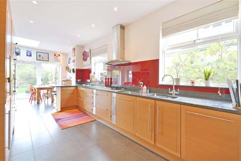 3 bedroom semi-detached house to rent, Chatsworth Road, London