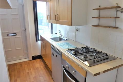 2 bedroom terraced house to rent, Pasture View, Armley