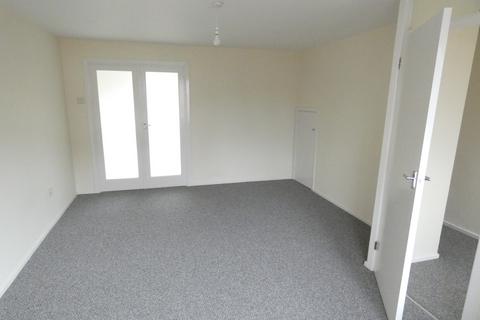 3 bedroom end of terrace house to rent, Farrer Street, Kempston