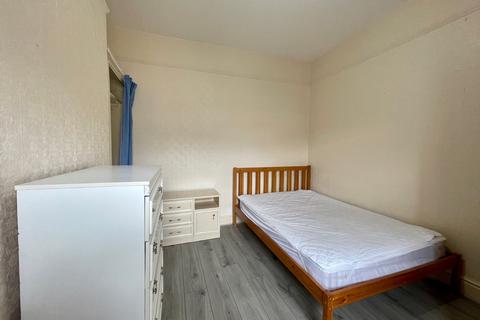 4 bedroom terraced house to rent - Friars Avenue., Bangor, Gwynedd, LL57