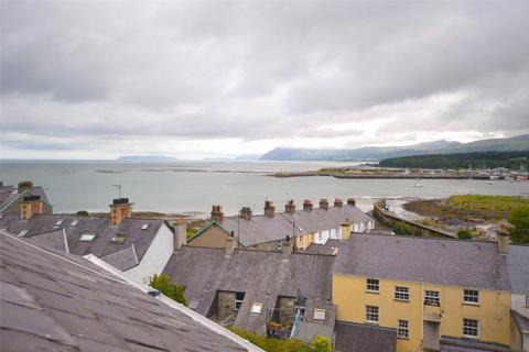 4 bedroom terraced house to rent, Upper Garth Road, Bangor, Gwynedd, LL57