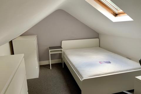 4 bedroom end of terrace house to rent, Caellepa, Bangor, Gwynedd, LL57