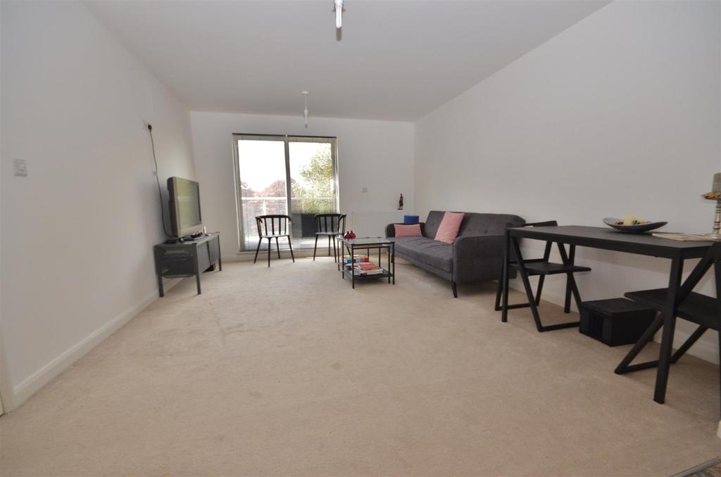 Highview court, Close to Town Centre 1 bed apartment £750 pcm (£173 pw)