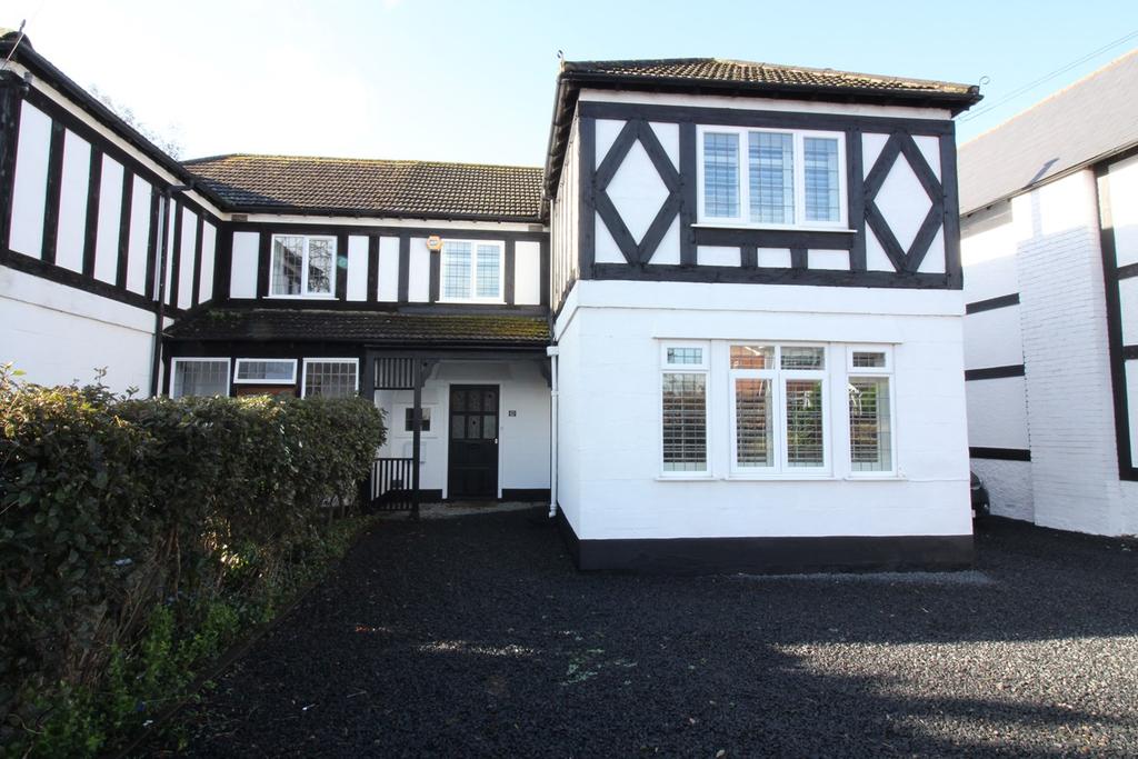 Bromwich Road, St Johns, Worcester, WR2 4 bed semidetached house £