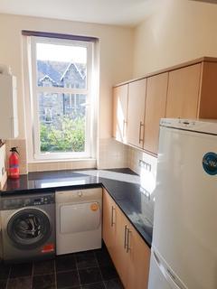 4 bedroom flat to rent, Polwarth Gardens, Polwarth, Edinburgh, EH11