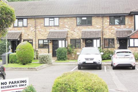 2 bedroom terraced house to rent, Halleys Walk, New Haw KT15