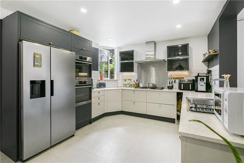 63 Heathside, Hounslow, TW4 5NJ