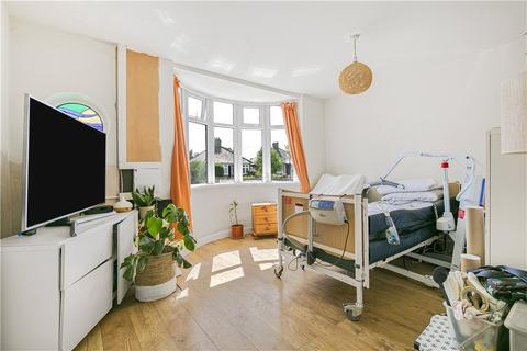 63 Heathside, Hounslow, TW4 5NJ