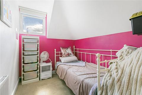 63 Heathside, Hounslow, TW4 5NJ
