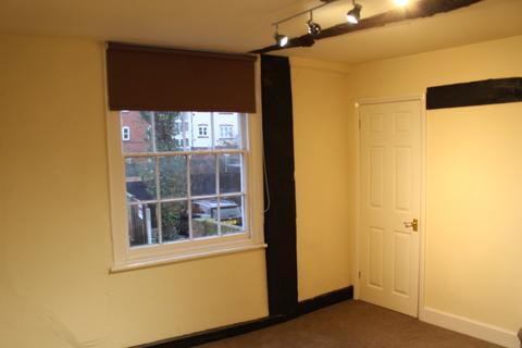 Studio to rent, High Street, Ingatestone, Essex, CM4