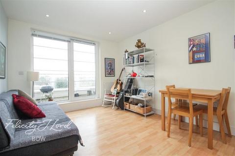 1 bedroom flat to rent, Osier Court, Osier Street, E1