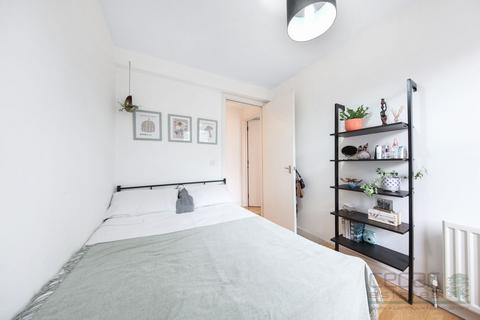 2 bedroom flat to rent, Central Buildings, Peckham SE15