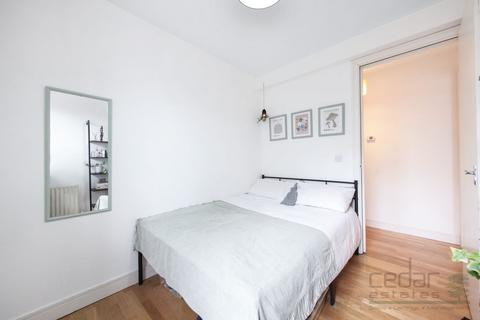 2 bedroom flat to rent, Central Buildings, Peckham SE15