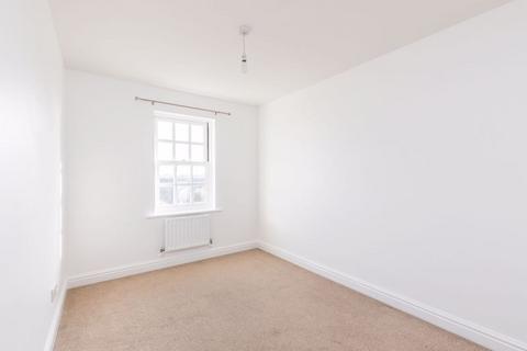 3 bedroom terraced house to rent, Marine Gate, Southsea