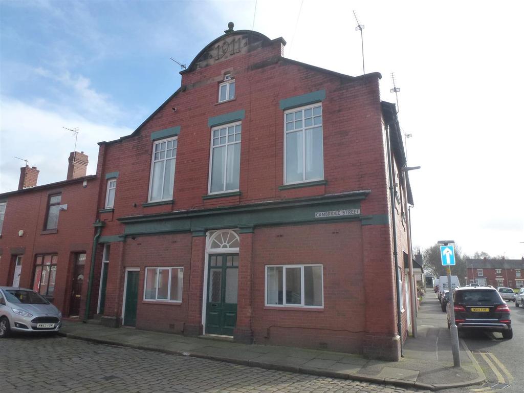 Cambridge Street, Atherton, Manchester 1 bed flat £385 pcm (£89 pw)