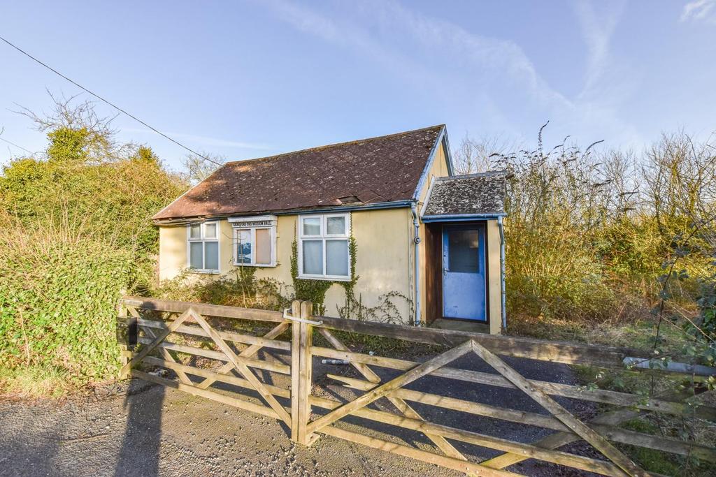 Gainsford End, Toppesfield, Halstead 1 bed property with land £110,000