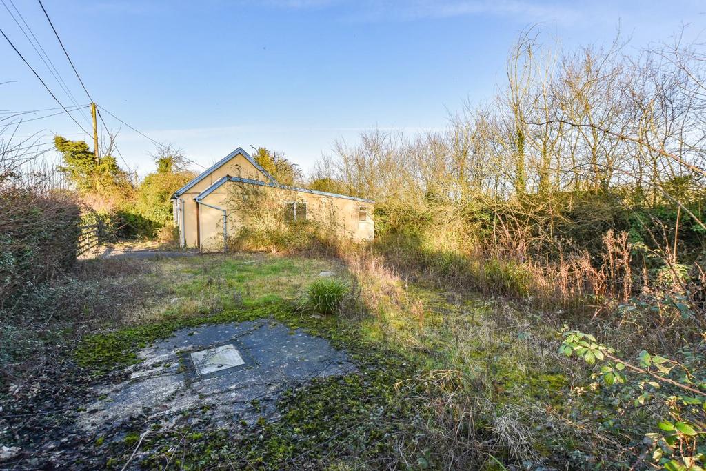 Gainsford End, Toppesfield, Halstead 1 bed property with land £110,000