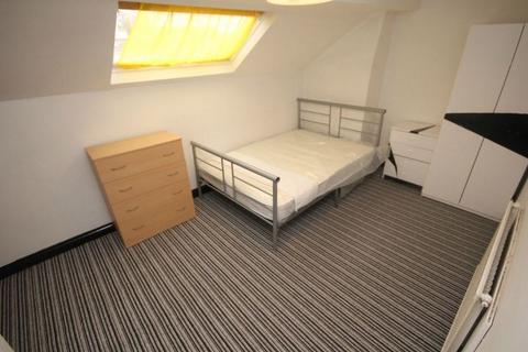 6 bedroom terraced house to rent - Delph Mount, Leeds, LS6