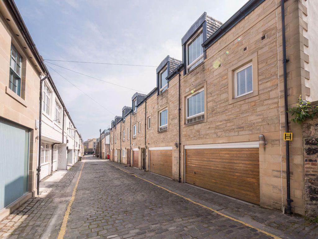 DUBLIN STREET LANE SOUTH, NEW TOWN, EH1 3PX 1 bed flat £950 pcm (£219 pw)