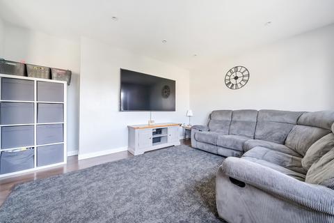 2 bedroom bungalow for sale, The Crescent, Surrey RH6