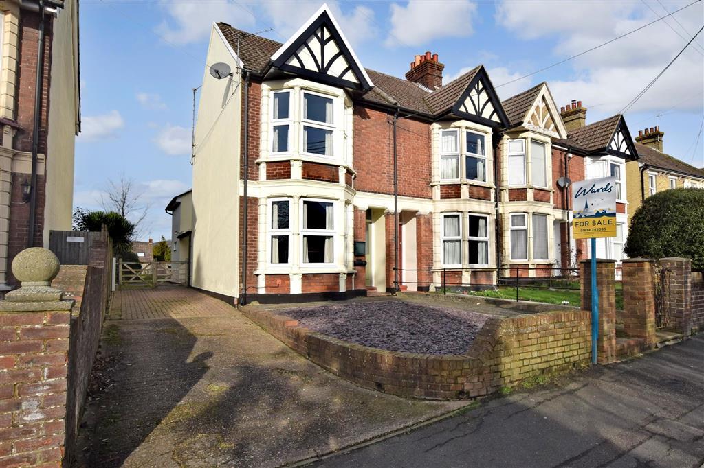 Birling Road, Snodland, Kent 3 bed end of terrace house £375,000