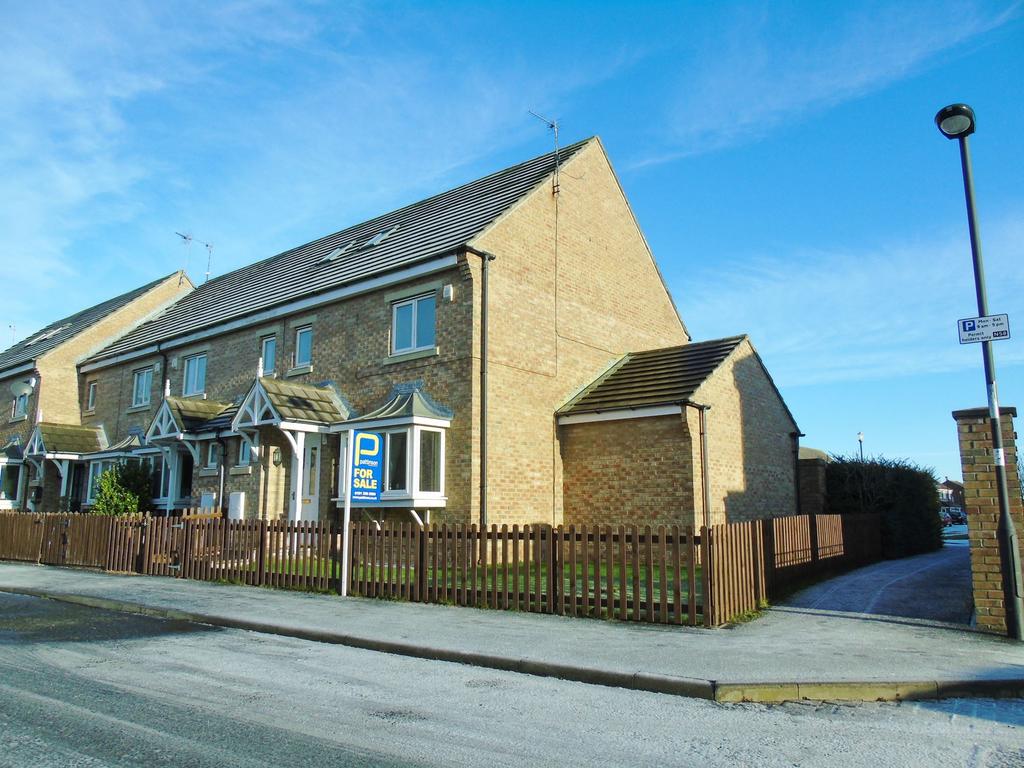 Linskill Street, North Shields, Tyne and Wear, NE30 1DR 3 bed townhouse