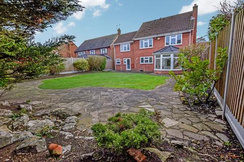 8 Wakerfield Close, Hornchurch, RM11 2TH