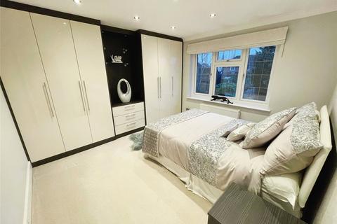 8 Wakerfield Close, Hornchurch, RM11 2TH