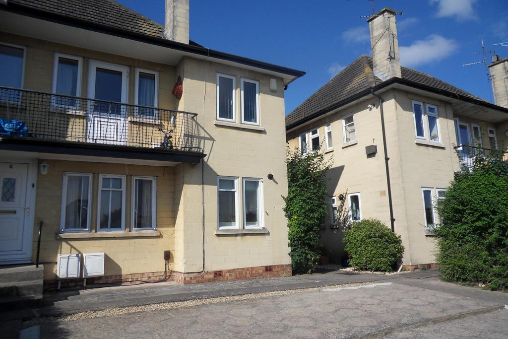 Mayfields, Keynsham, Bristol BS31 2 bed ground floor flat to rent £
