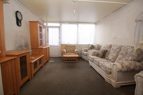 3 bedroom terraced house to rent, Redpath Close, Leicester LE4