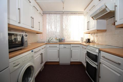3 bedroom terraced house to rent, Redpath Close, Leicester LE4