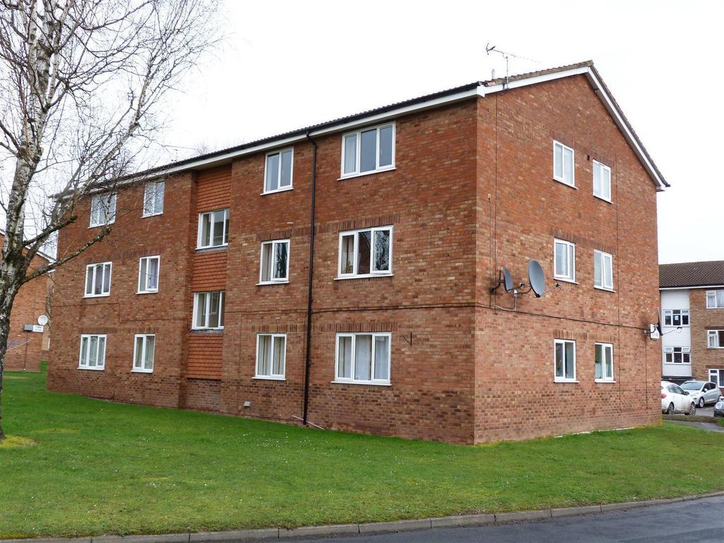 Nicholson Court, Bobblestock, Hereford, HR4 1 bed apartment £92,500