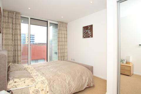 1 bedroom apartment to rent - The Oxygen, Royal Vicroia Dock, E16