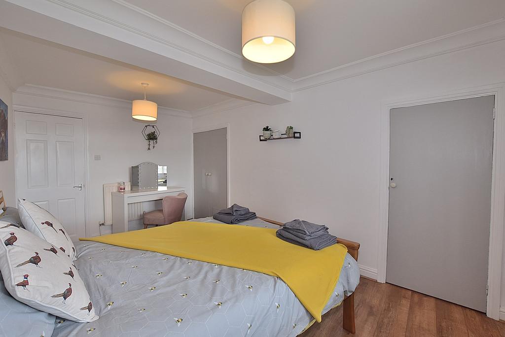 Bedroom alt 01