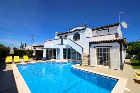 4 bedroom villa, Galé (albufeira), Albufeira Algarve