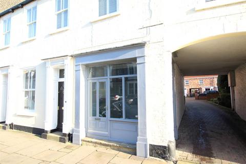 Shop to rent, North Bar Without, Beverley