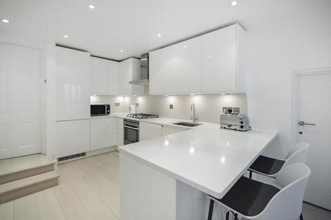 4 bedroom terraced house to rent, Smith Street, London, SW3