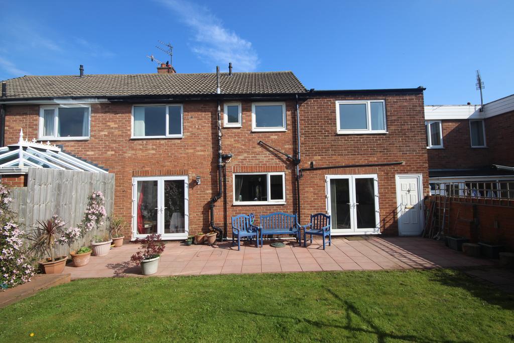 Woodburn Drive, Whitley Lodge, Whitley Bay, NE26 3HS 4 bed semidetached house £319,950