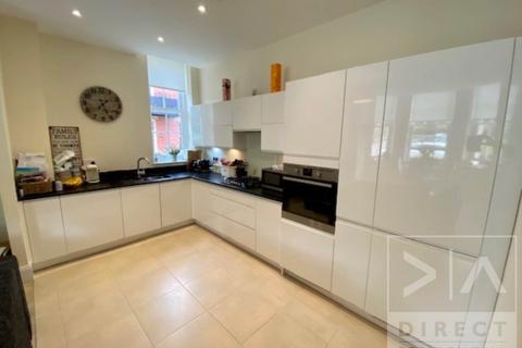 2 bedroom apartment to rent, Epsom KT19