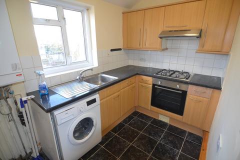 2 bedroom flat to rent, Grove Green Road, Leytonstone