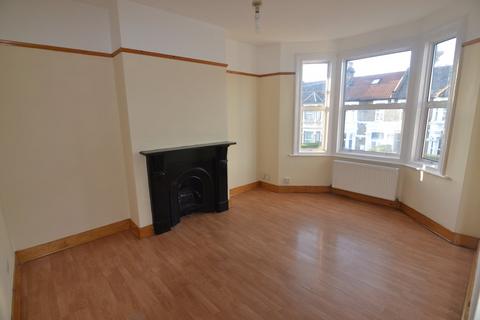 2 bedroom flat to rent, Grove Green Road, Leytonstone